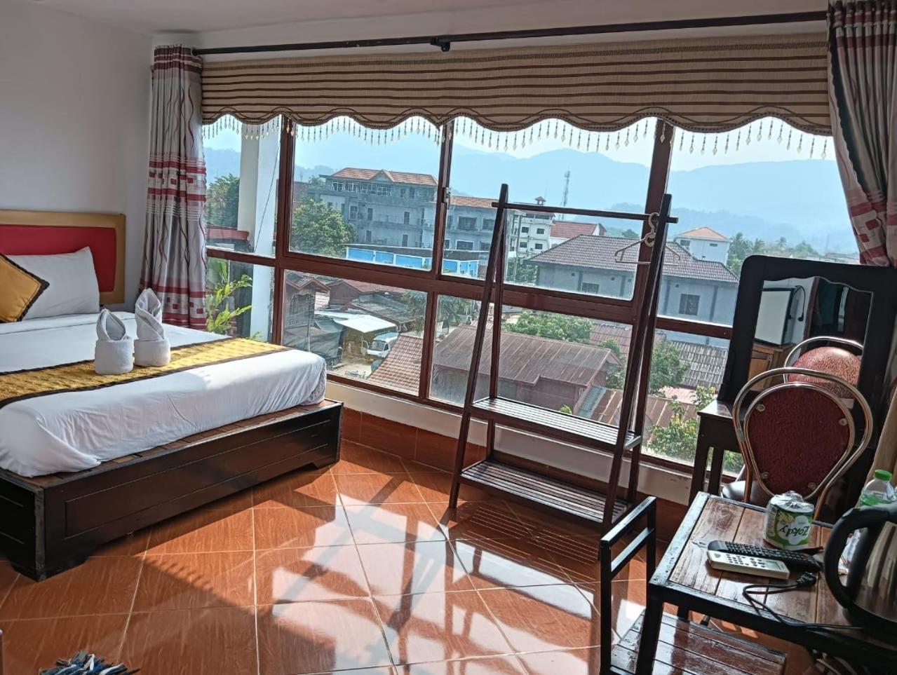 Bountang Riverside Hotel Vang Vieng Eksteriør billede